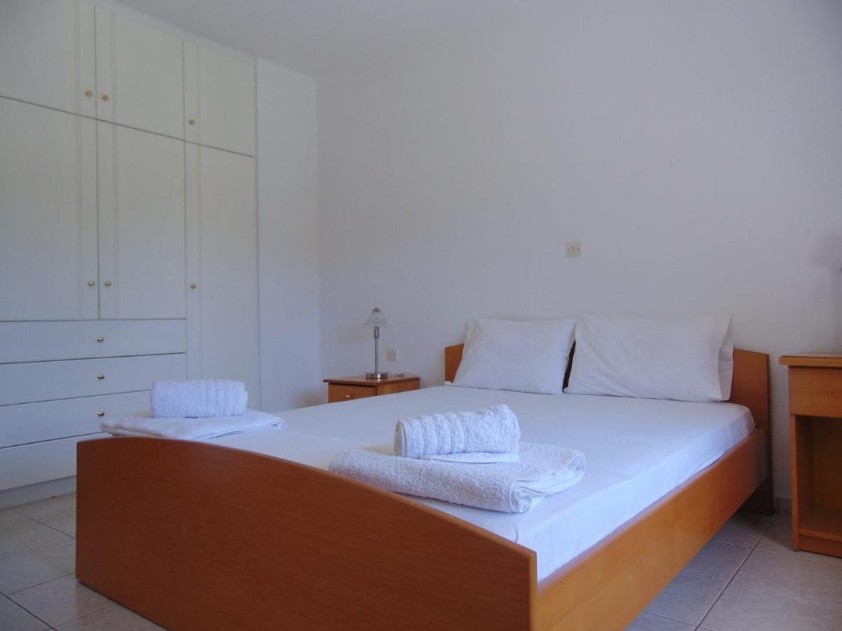 Small Theater Apartment Epidaurus Exteriör bild
