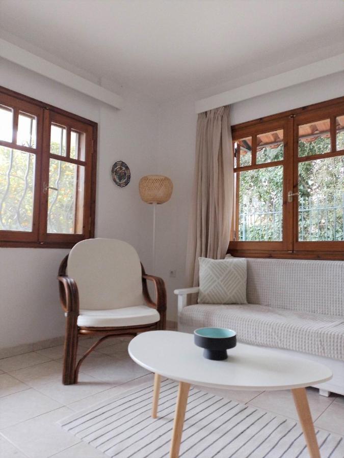 Small Theater Apartment Epidaurus Exteriör bild