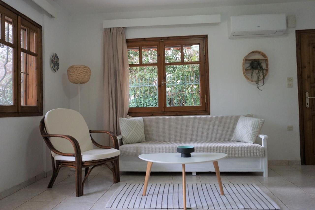 Small Theater Apartment Epidaurus Exteriör bild