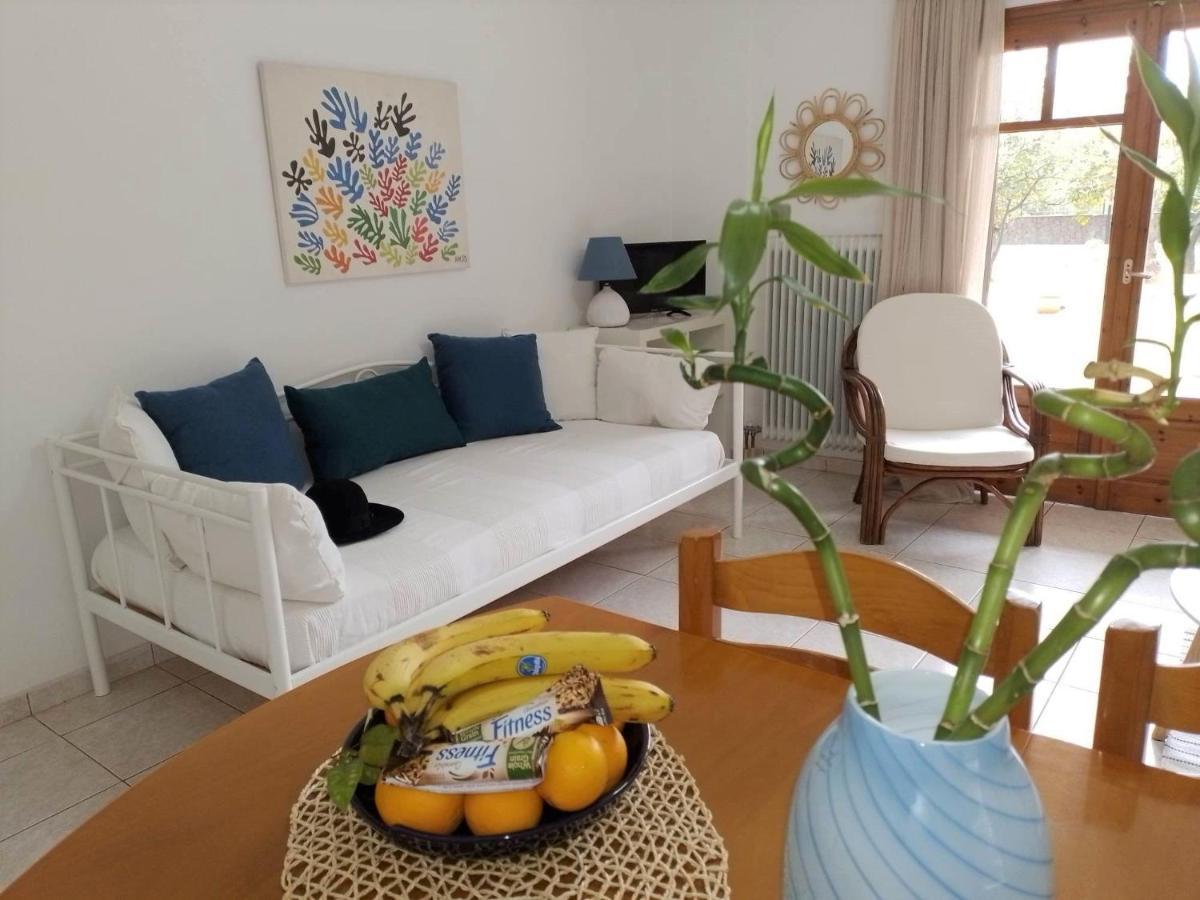 Small Theater Apartment Epidaurus Exteriör bild